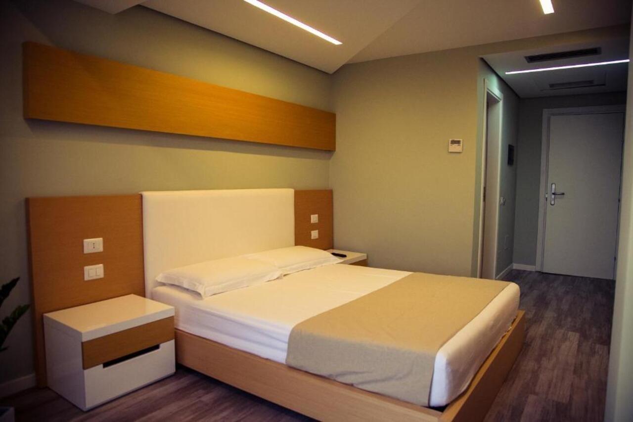 Hotel Bologna Avlonya Dış mekan fotoğraf